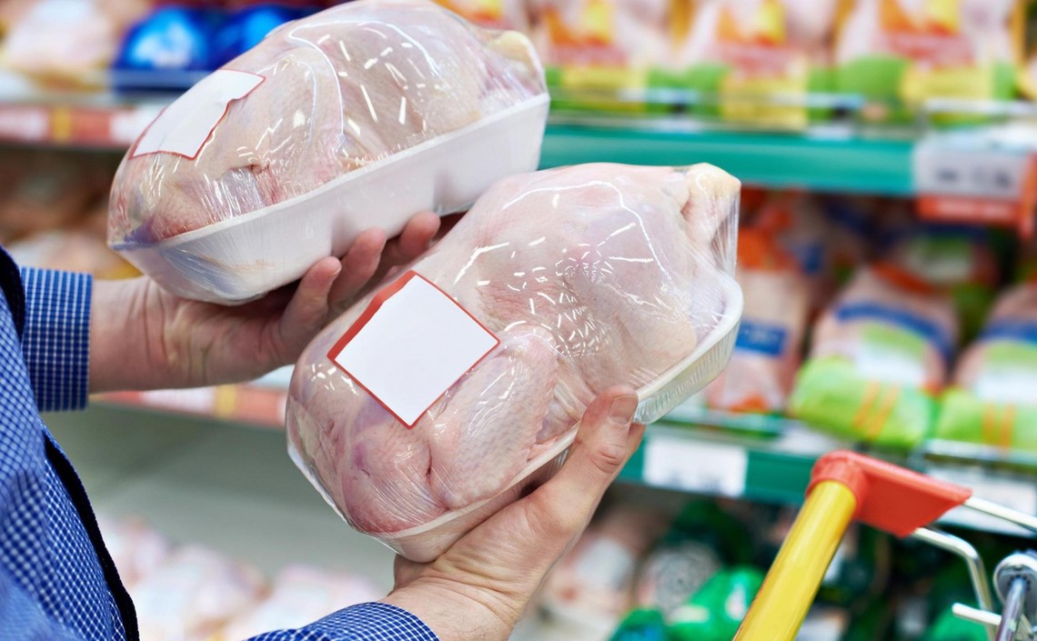 В Европе начинаются продажи курятины, выращенной на комбикормах с маслом из насекомых / Агро-Матик