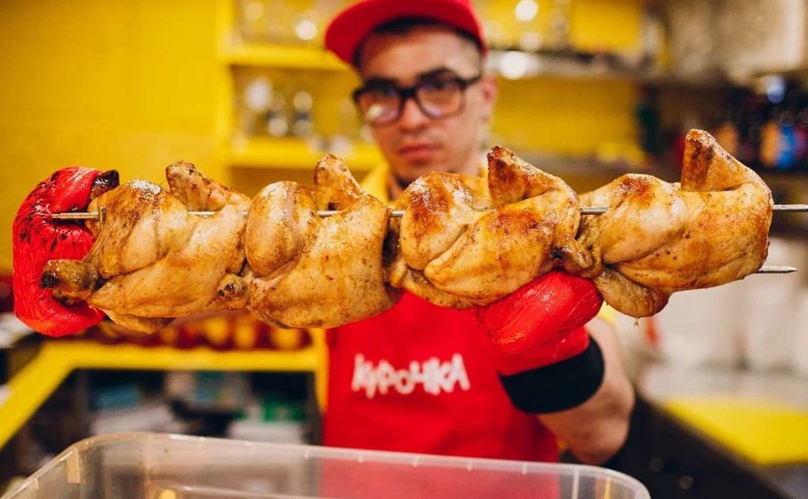 Российские рестораны столкнулись с дефицитом куриного мяса