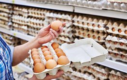 Виктория Абрамченко поручила принять меры для увеличения производства куриного мяса и яиц