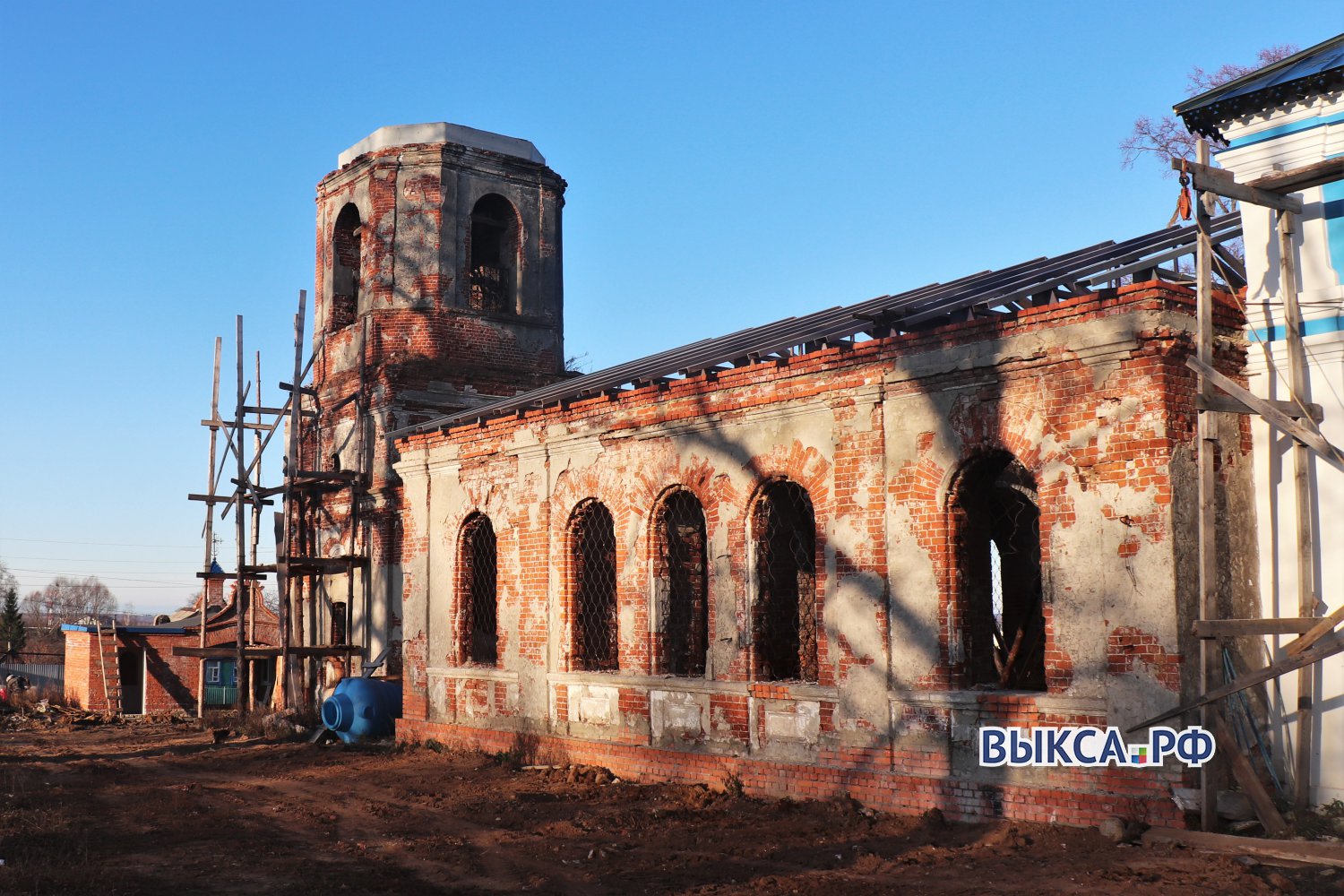 При реконструкции церкви в Досчатом нашли закладной камень XIX века / Агро-Матик #6